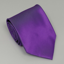 Középlila széles nyakkendő